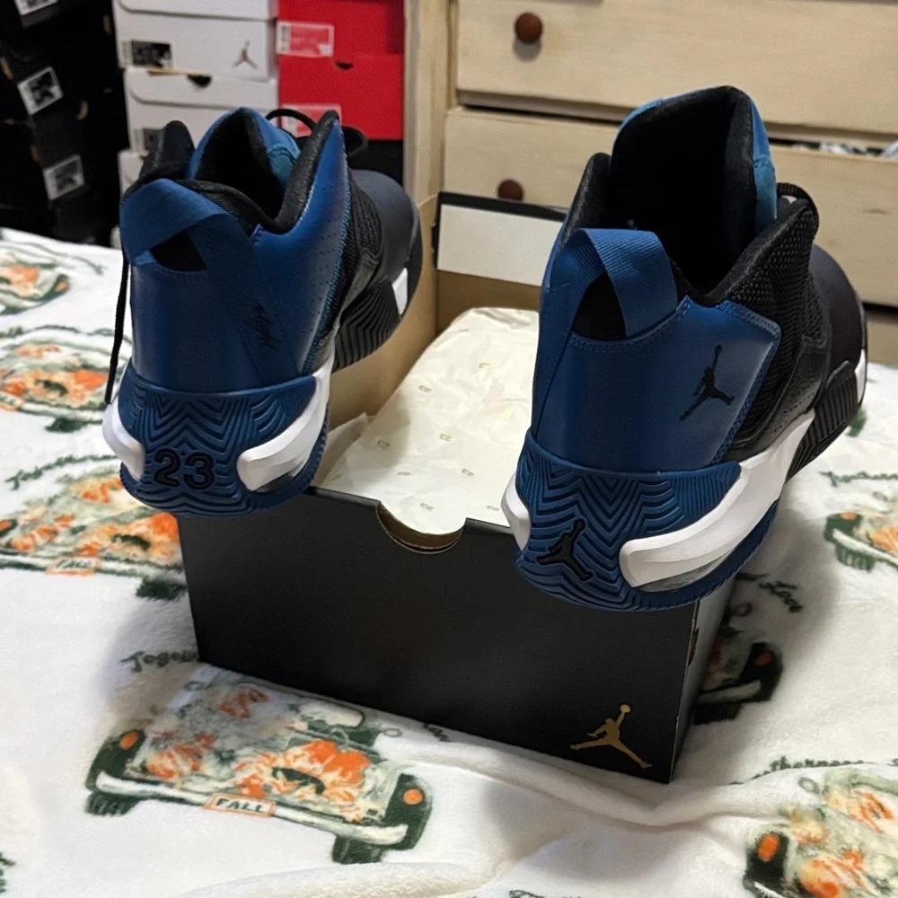 Jordan black and Blue Men's Athletic Shoes